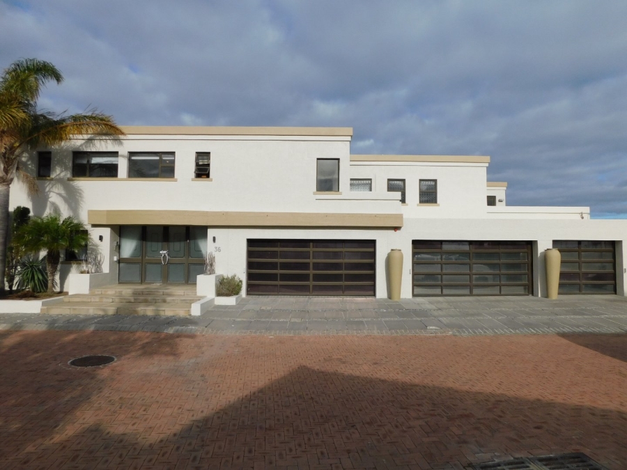 6 Bedroom Property for Sale in Harbour Island Western Cape